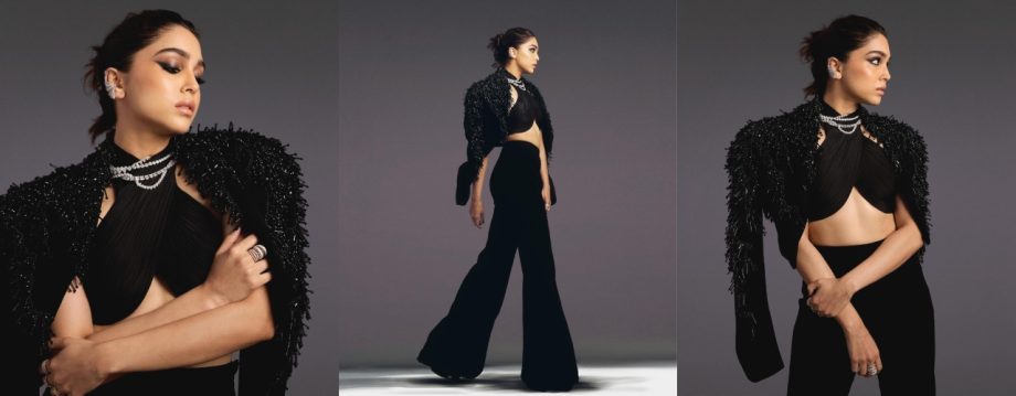 Sharvari Wagh And Shanaya Kapoor Are Dazzling Stars: Check Out Their Curvy Midriff Glam In Back Outfits 921247