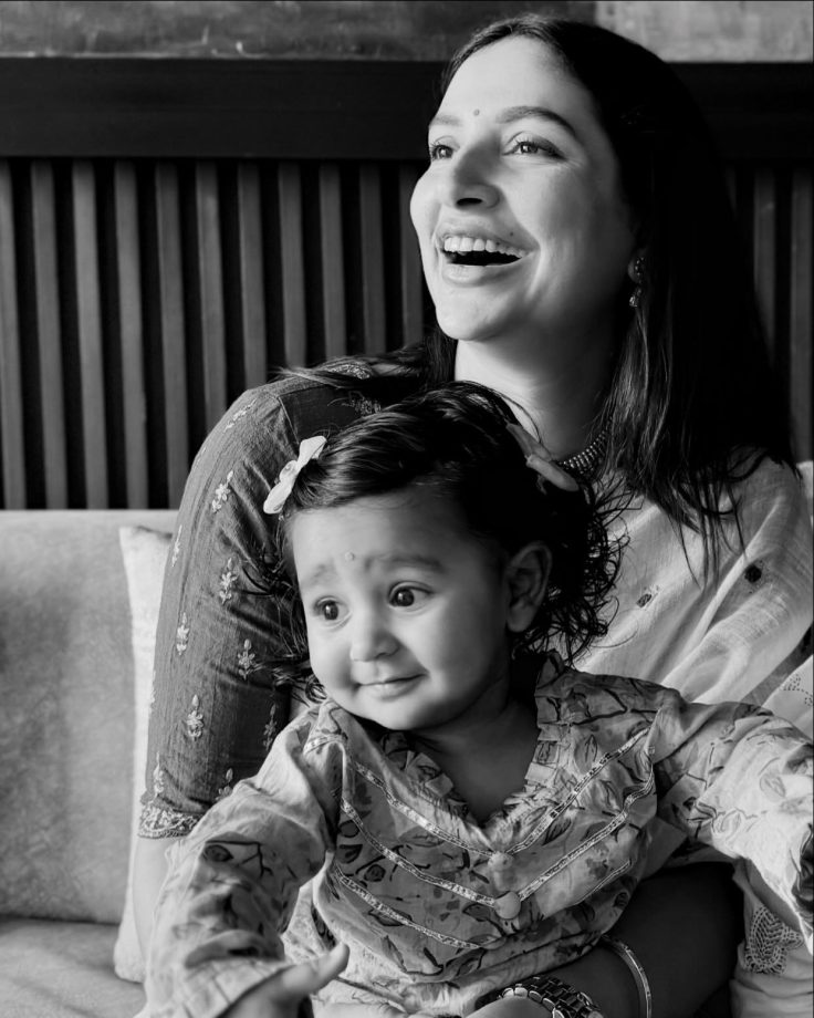 Subhashree Ganguly's Little Bundle of Joy: See Adorable Pic with Yalini on Lakshmi Puja 922014