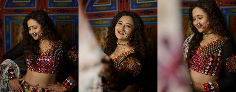TV Stars Shine: Rashami Desai's Navratri Look, Drashti Dhami's Pregnancy Journey, and Shaheer Sheikh's Heartfelt Tribute to Hina Khan 920537