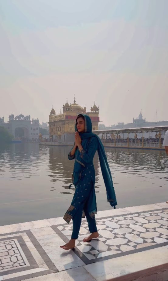 Bigg Boss 15 Winner Tejasswi Prakash Visits Golden Temple With Karan Kundrra, Shares 'Couple' Goals 925977