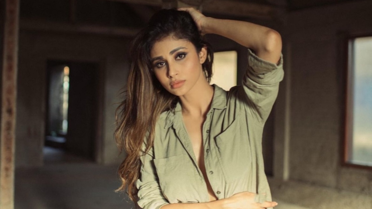 Mouni Roy Heats Up The Moment In Unbuttoned Look, Poses Fearlessly In Front Of Camera 927453