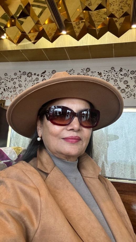 Shabana Azmi leaves for France to attend the prestigious 46th Festival des 3 Continents, France where she will be honored with a retrospective celebrating her glorious 50-year career in Hindi Cinema 926065