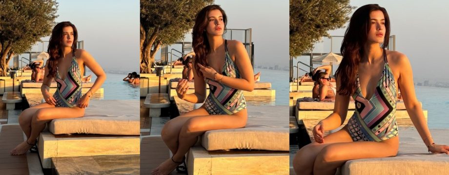 Shanaya Kapoor turns up the heat with her monokini pics in Dubai 924304