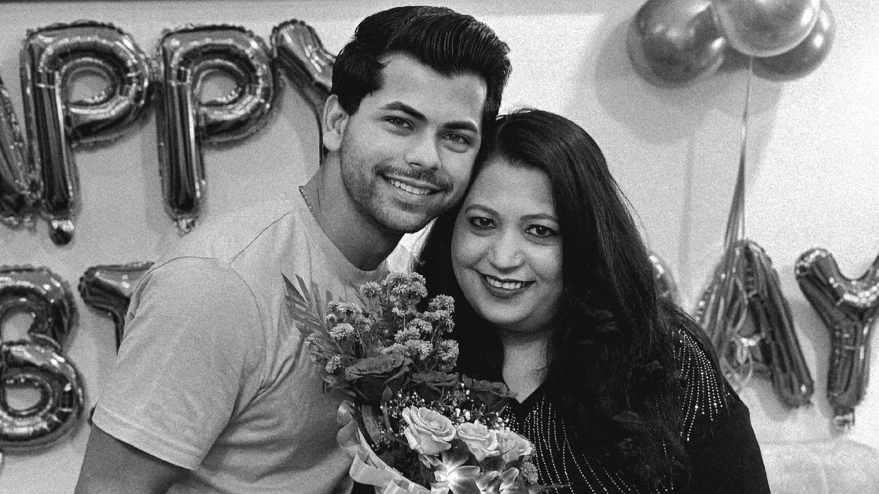 Siddharth Nigam sings 'Dil Tu Jaan Tu' for mother on her birthday 924461