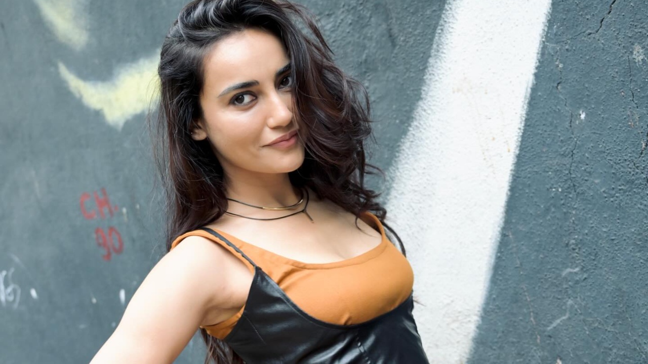 Surbhi Jyoti Is Back On The Sets After Almost 2 Weeks Of Marriage With Sumit Suri 925959