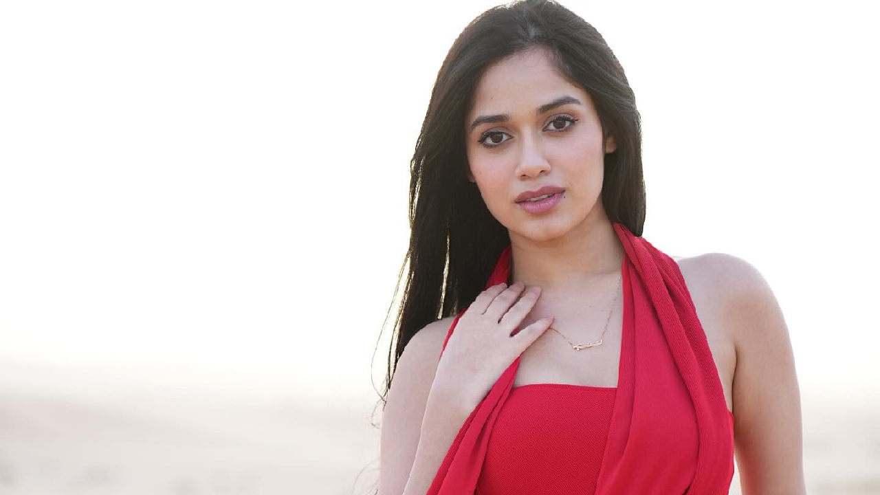 Jannat Zubair Stuns in Dubai with Her Red Off-Shoulder Bodycon Dress 930535