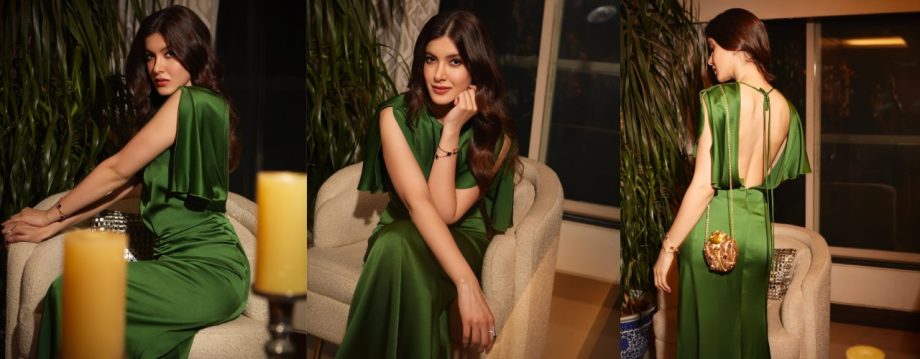 Shanaya Kapoor Vs Suhana Khan: Who Is Modern-day Princess In Bodycon Dress? 929083