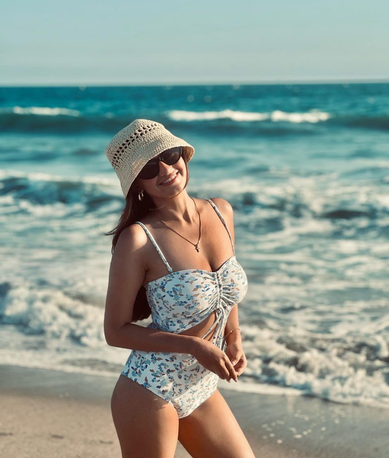 Anushka Sen Turns Up the Heat in Four Sizzling Bikinis and Monokinis 934966