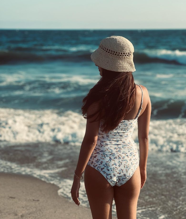 Anushka Sen Turns Up the Heat in Four Sizzling Bikinis and Monokinis 934970