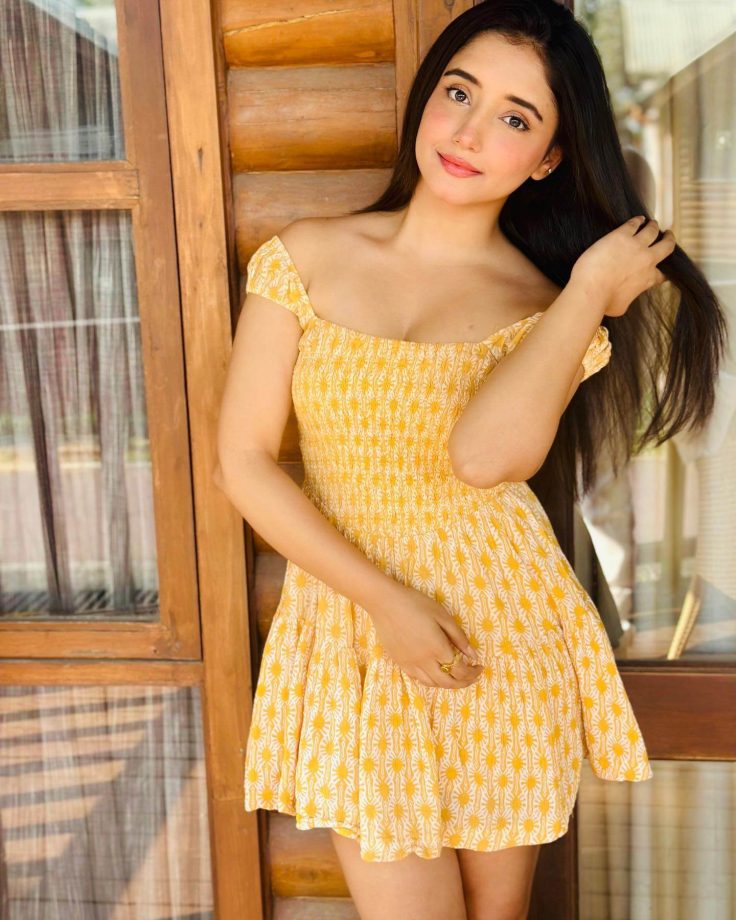 Kumkum Bhagya's Rachi Sharma Rocks Mini Dresses Like No One Else, See Proof 934687