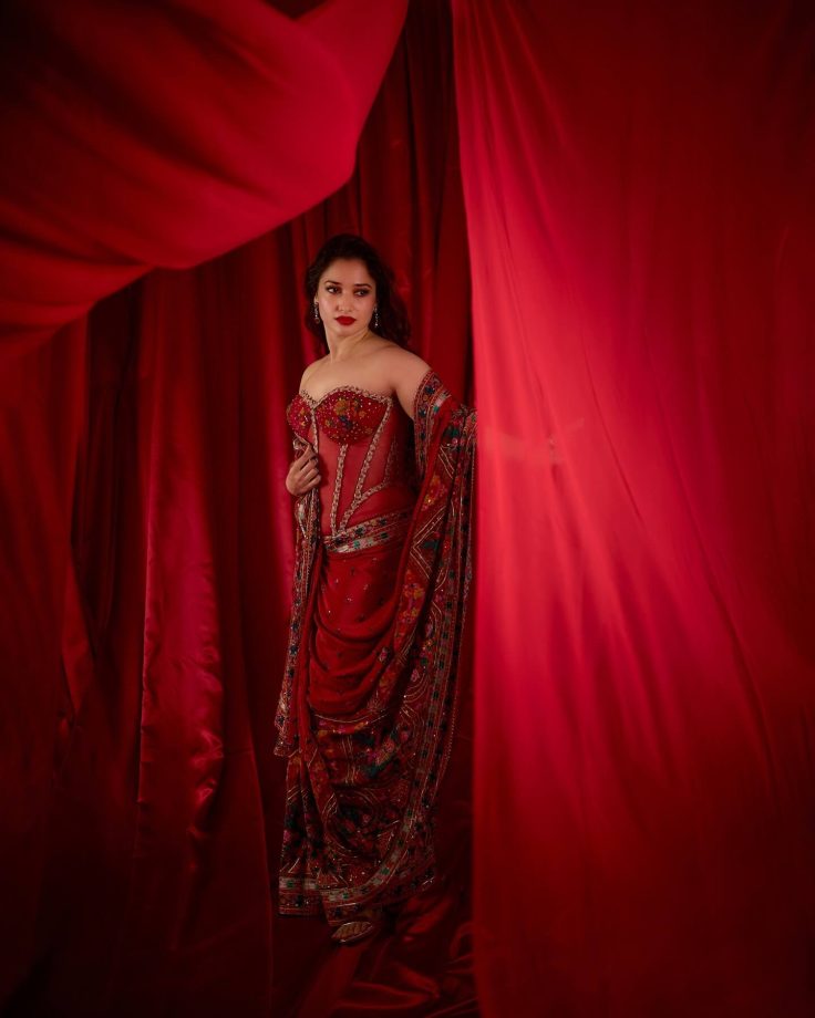 Tamannaah Bhatia's Makeup Looks That Define Glamour and Versatility 935044