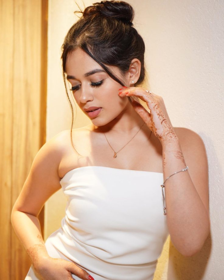 Shivangi Joshi Vs Jannat Zubair Vs Avneet Kaur: Who Looks Like A Dream In White? 935353