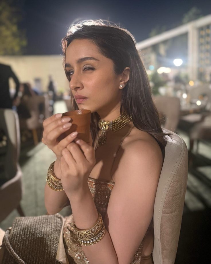 Shraddha Kapoor Gives Perfect Bridesmaid Vibe In Golden Backless Top & Bottom - See Pics 938090