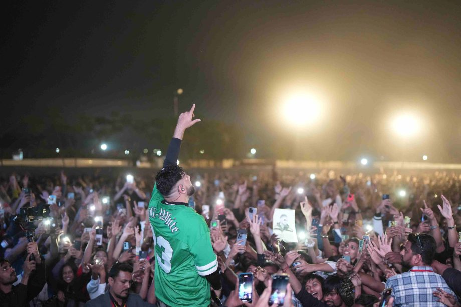 Sunidhi Chauhan & Badshah Set the Stage on Fire at Parul University’s Projections x Freshers Fest 2025 937827