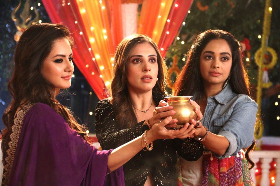 Zee TV’s Jamai No. 1; Mugdha Chaphekar & Puja Banerjee Joins Simaran Kaur, In Power-Packed Fight Sequence Special Episode 938633