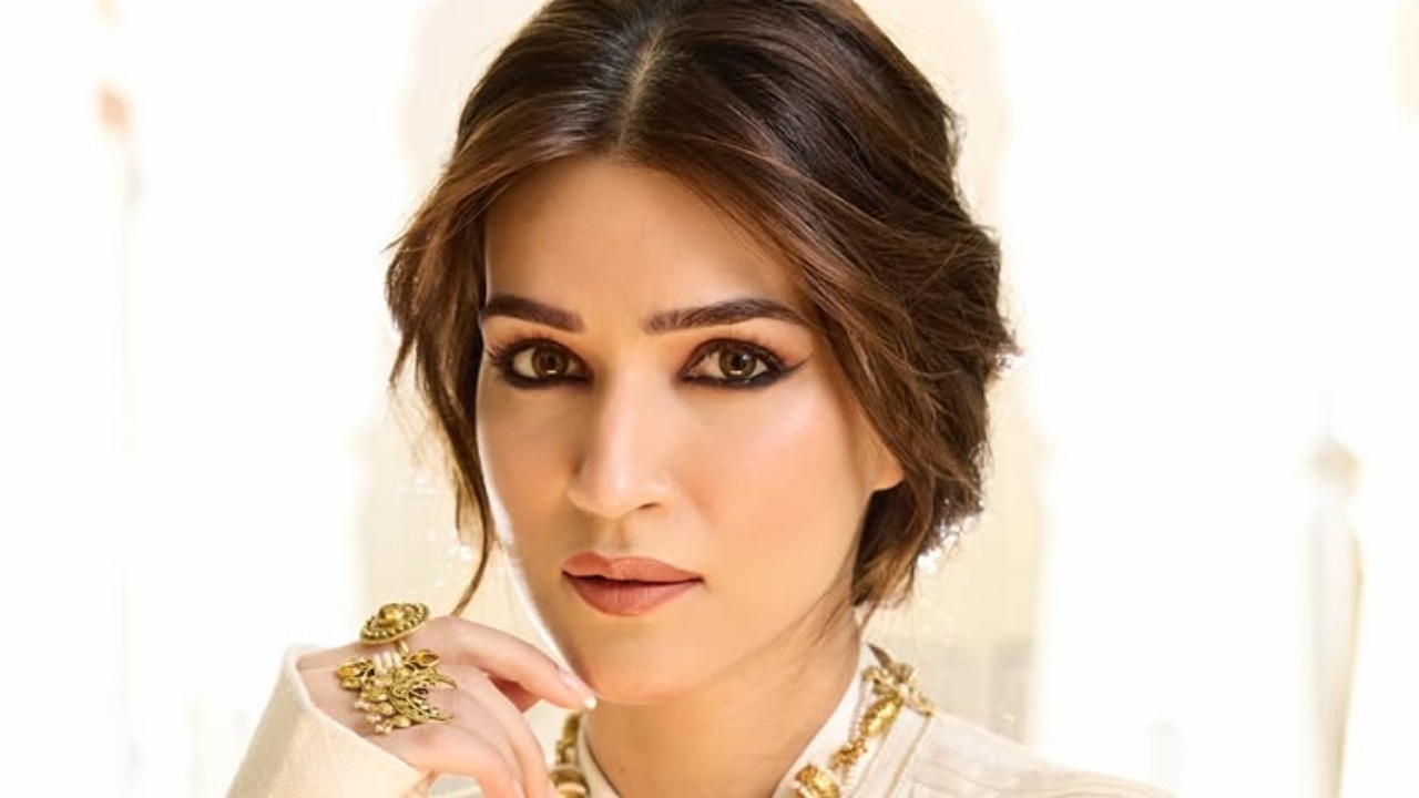 Kriti Sanon’s Regal Traditional Look is Pure Queen Energy! 941582