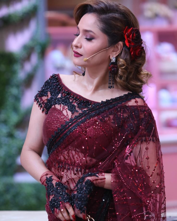 Ankita Lokhande Revives 90s Glam in a Maroon Saree 939820