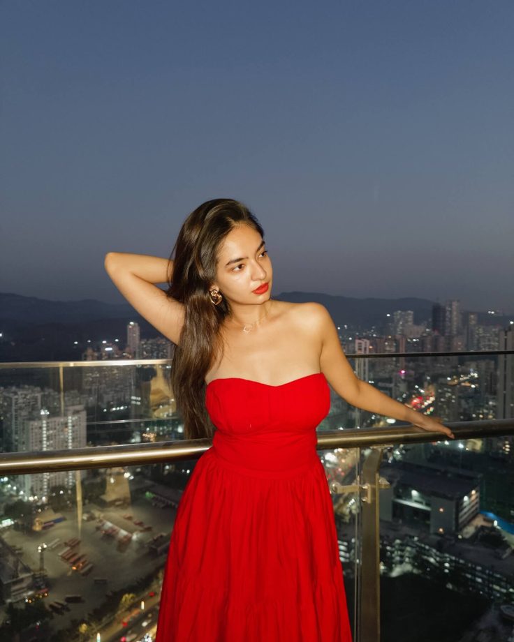 Anushka Sen Keeps It Classy in a Chic Red Dress 939763
