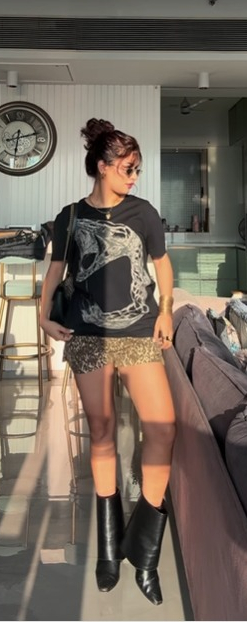 Avneet Kaur Makes A Bold Day-Out Fashion Statement In Top & Shorts - See Here! 942018