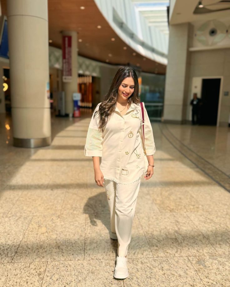 Divyanka Tripathi Proves Age Is Just A Number With Her Stunning Fashion At 40 941710
