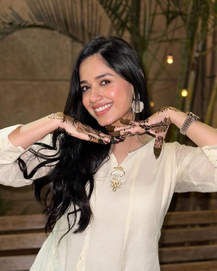 Hina Khan, Jannat Zubair & More – Celeb-Inspired Mehendi Designs For Stylish Eid 942659