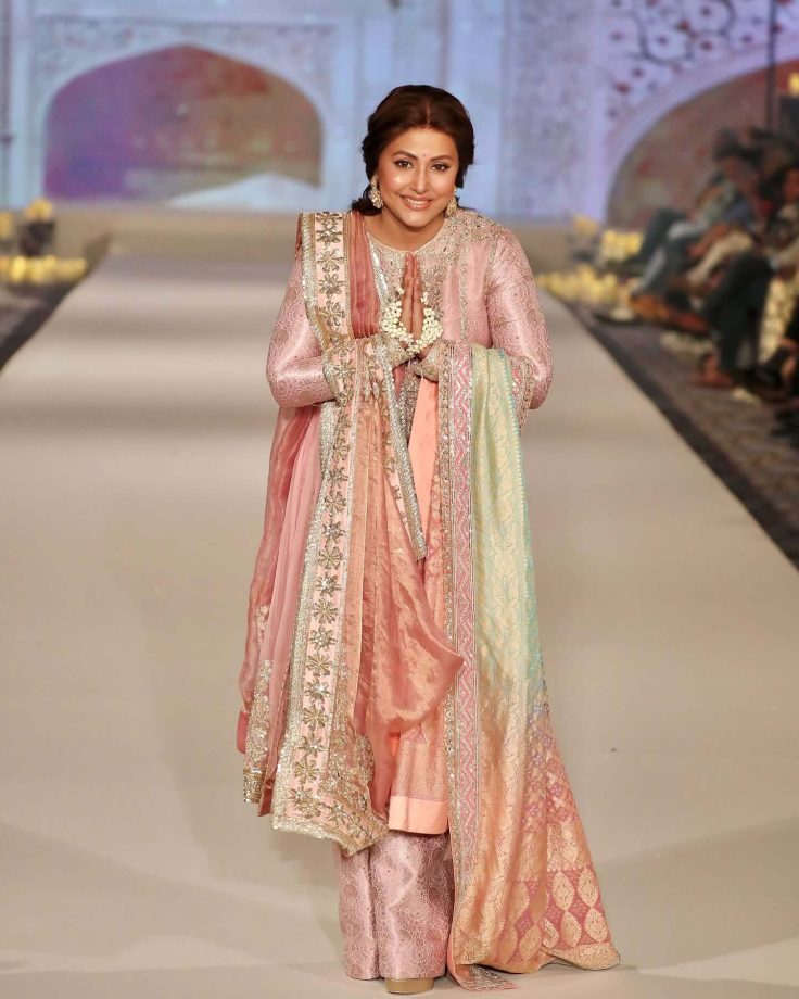 Hina Khan's Ethereal Salwar Suit To Make Eid Celebration Special 941998