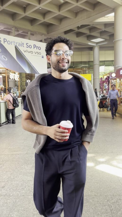 Ibrahim Ali Khan Or Siddhant Chaturvedi: Who Pulls Casual Swag In Cardigan? 942316