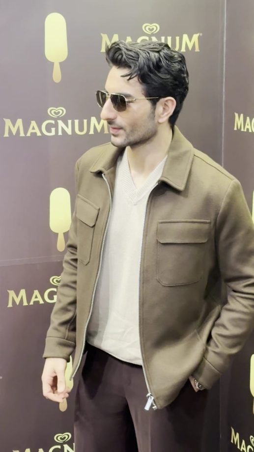 Ibrahim Ali Khan Or Siddhant Chaturvedi: Who Pulls Casual Swag In Cardigan? 942317