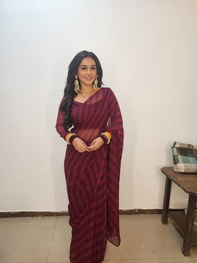 Jagriti – Ek Nayi Subah: Jagriti seeks a traditional makeover, while her father reveals that she wants a divorce from Suraj 940419