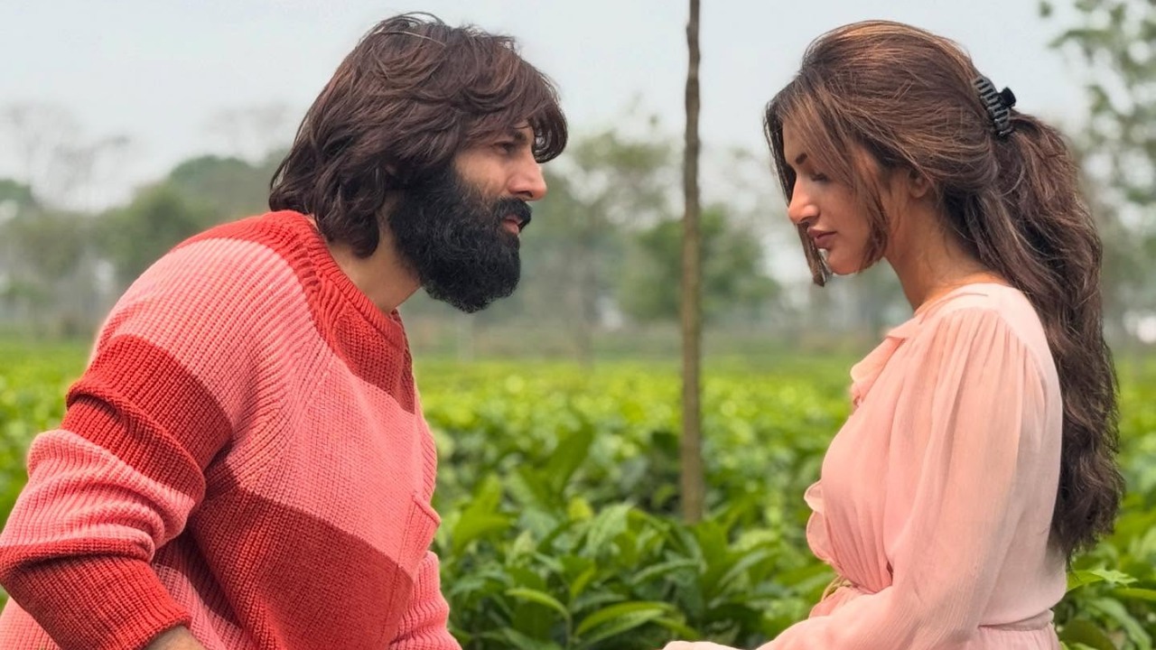 Kartik Aaryan tells Sreeleela 'Tu Meri Zindagi Hai'; shares BTS pic from shoot 942519