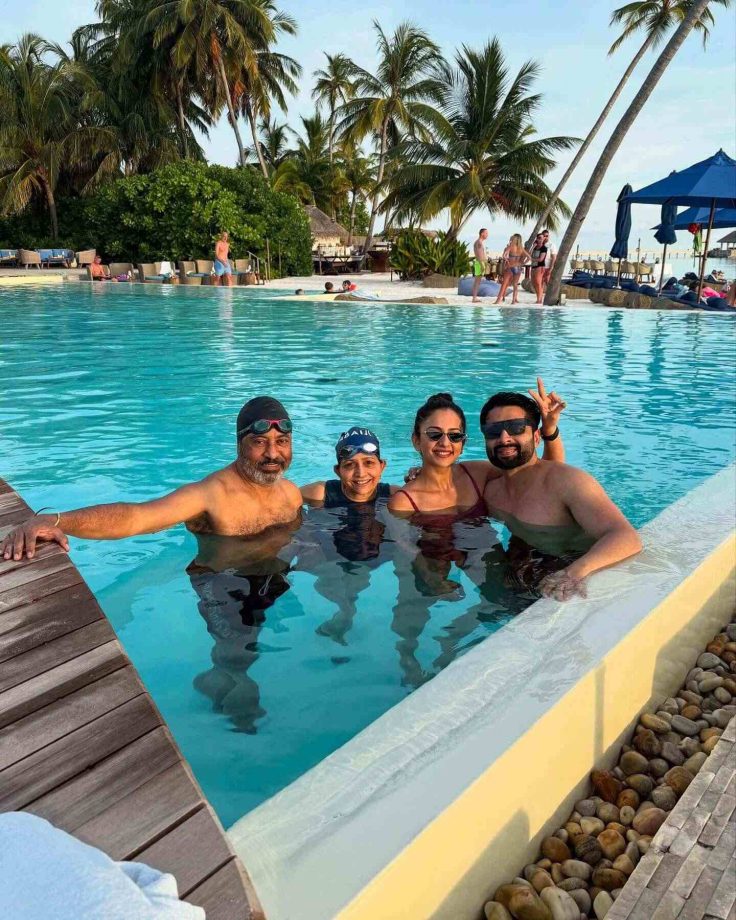 Rakul Preet Singh & Jackky Bhagnani enjoy a romantic getaway for their anniversary celebration 940037