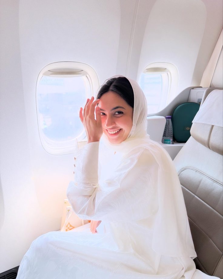 Reem Shaikh & Jannat Zubair Embark On Spiritual Journey To Madina Before Eid – See Pics 942512