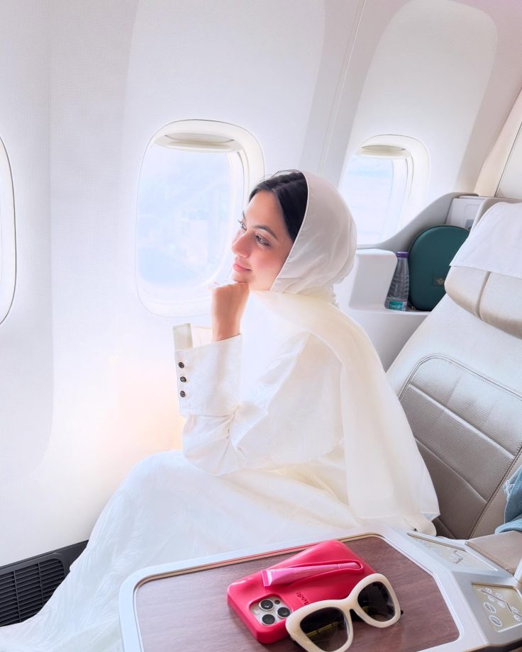 Reem Shaikh & Jannat Zubair Embark On Spiritual Journey To Madina Before Eid – See Pics 942513