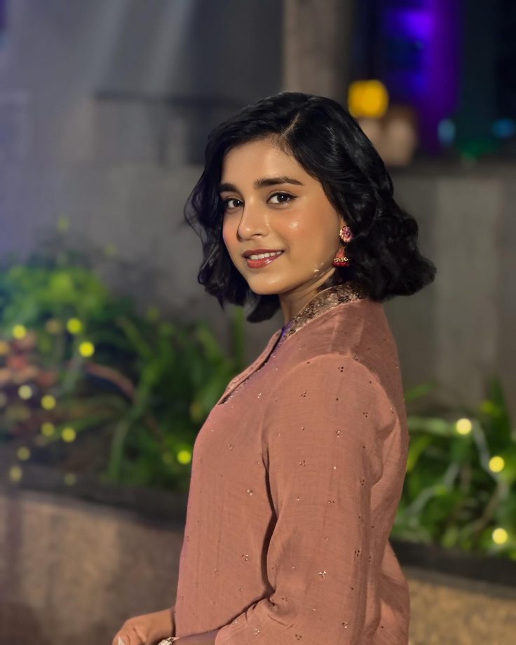 Reem Shaikh, Jannat Zubair & Sumbul Touqeer's Aesthetic Kurta Goals For Eid 2025 942191