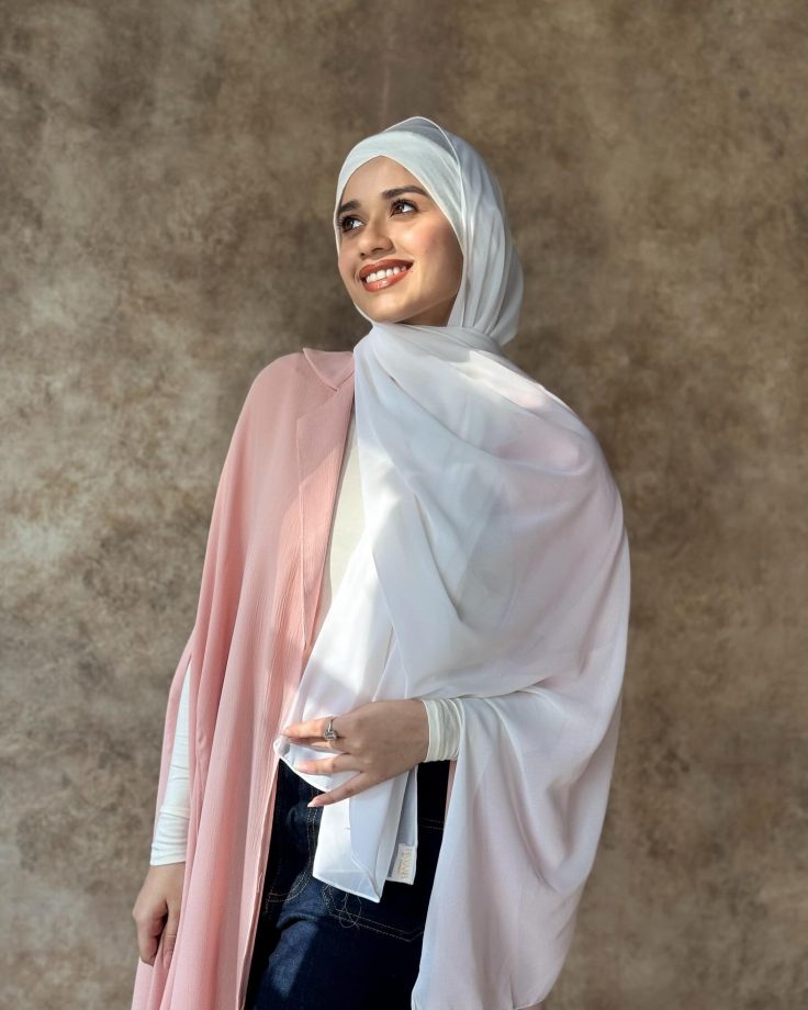 Reem Shaikh To Hina Khan: A Peek Into TV Actresses' Ramadan Looks 939207