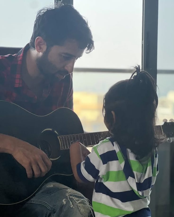 Ruchika Kapoor Shares Heartwarming Moments of Shaheer Shaikh with Their Daughters on a Special Day 942041