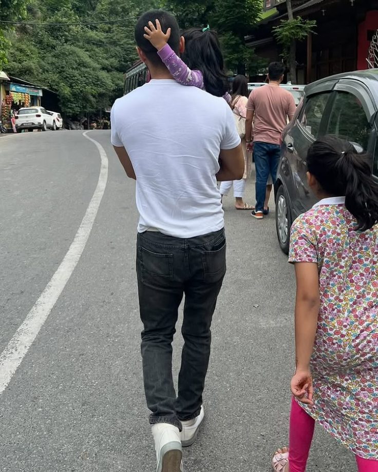 Ruchika Kapoor Shares Heartwarming Moments of Shaheer Shaikh with Their Daughters on a Special Day 942042