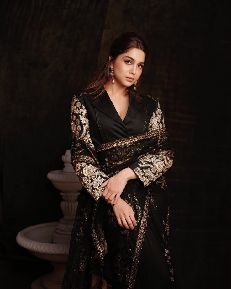 Sharvari Wagh Blends Power and Tradition in a Blazer-Saree 938895