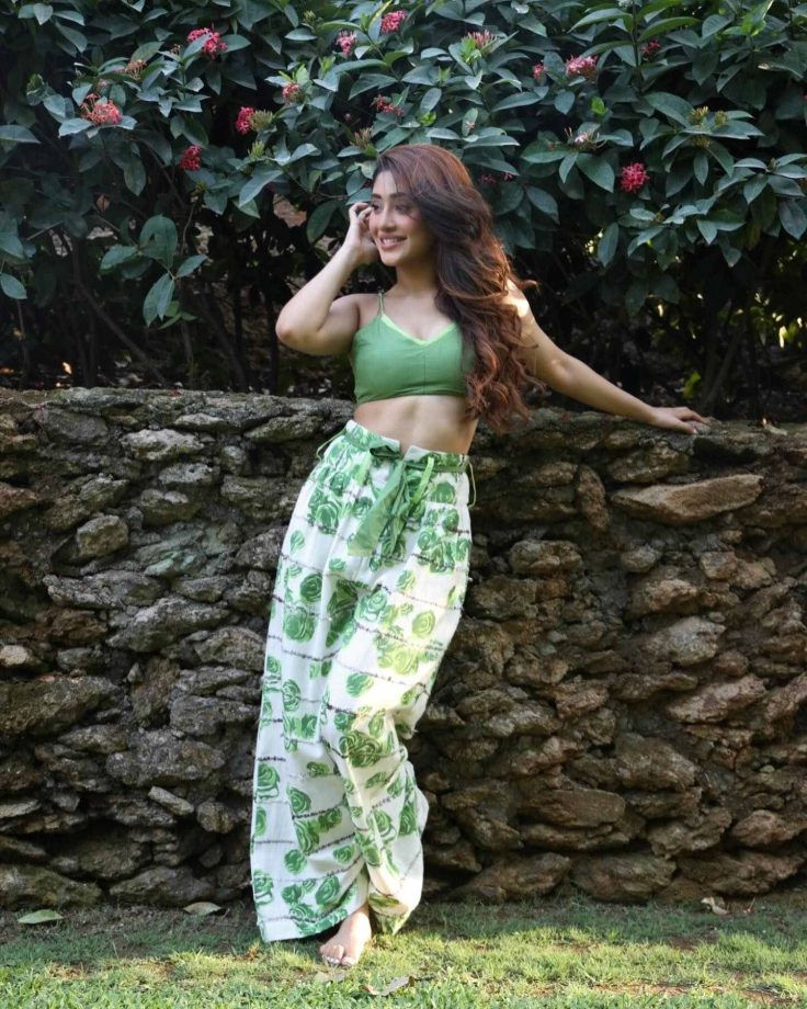 Shivangi Joshi Embraces Tropical Vibes in Floral Co-ords Set 942451