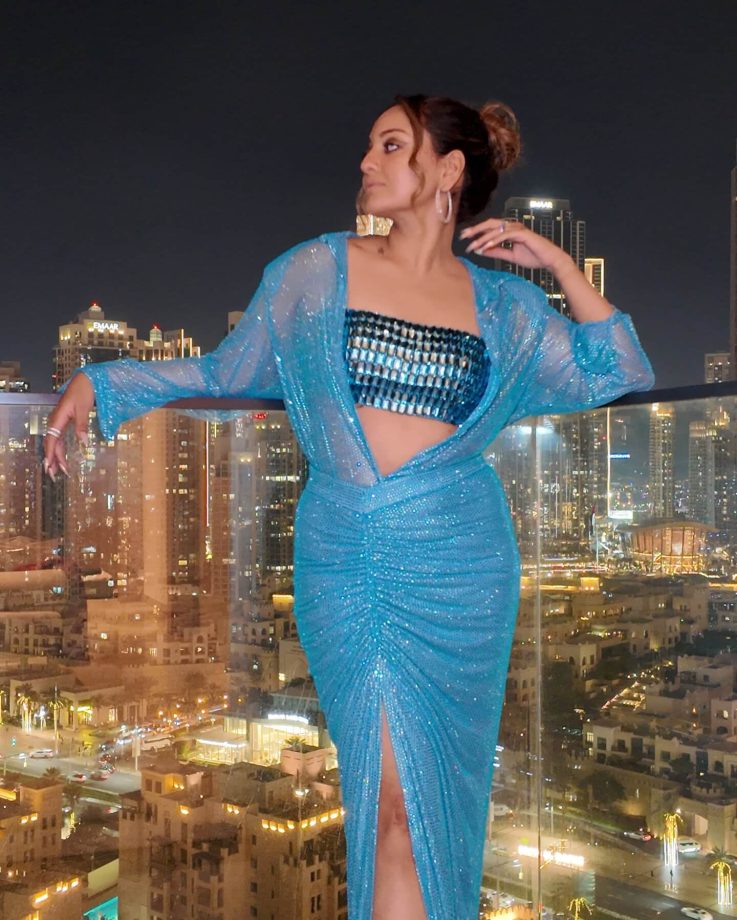 Sonakshi Sinha Shines in Shimmery Blue Dress with Bold Styling 942458