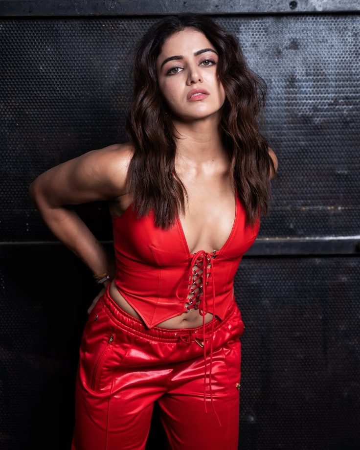Wamiqa Gabbi in Bold All-Red Ensemble 942445