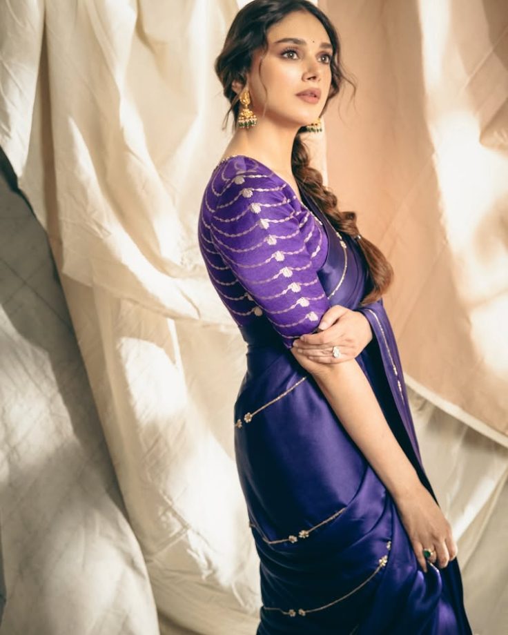Aditi Rao Hydari Stuns in a Graceful Purple Saree 943350