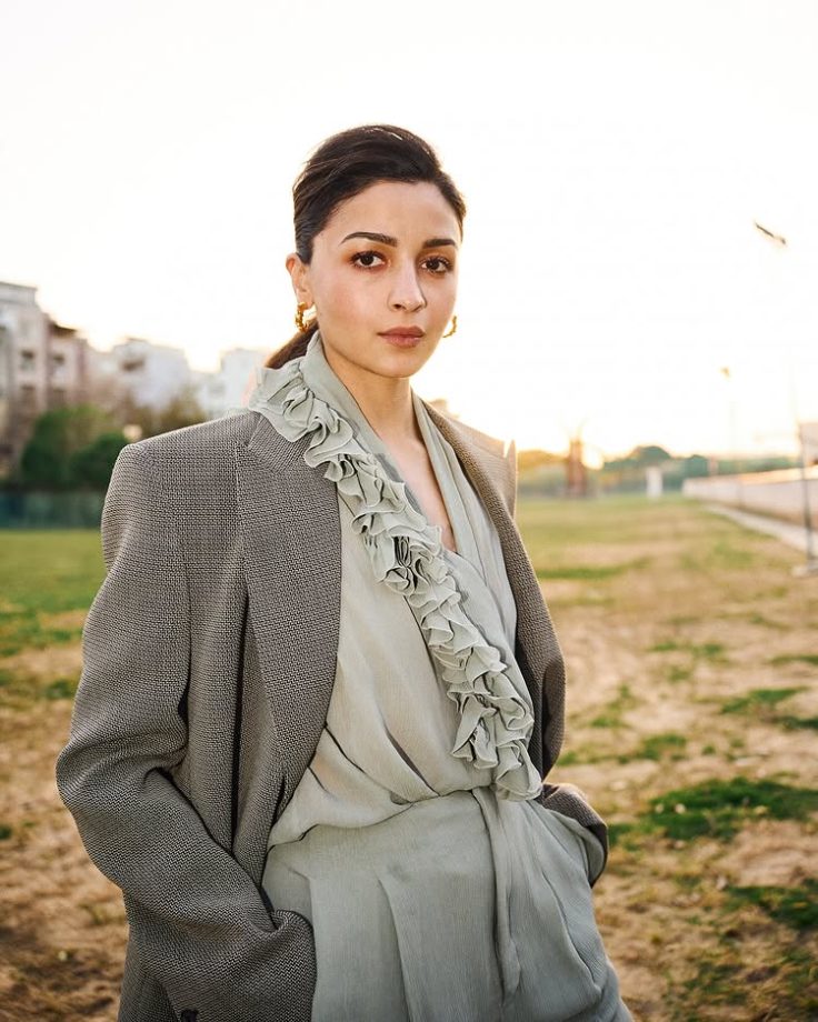Alia Bhatt Turns Heads in a Grey Pastel Jumpsuit and Sleek Blazer 945103