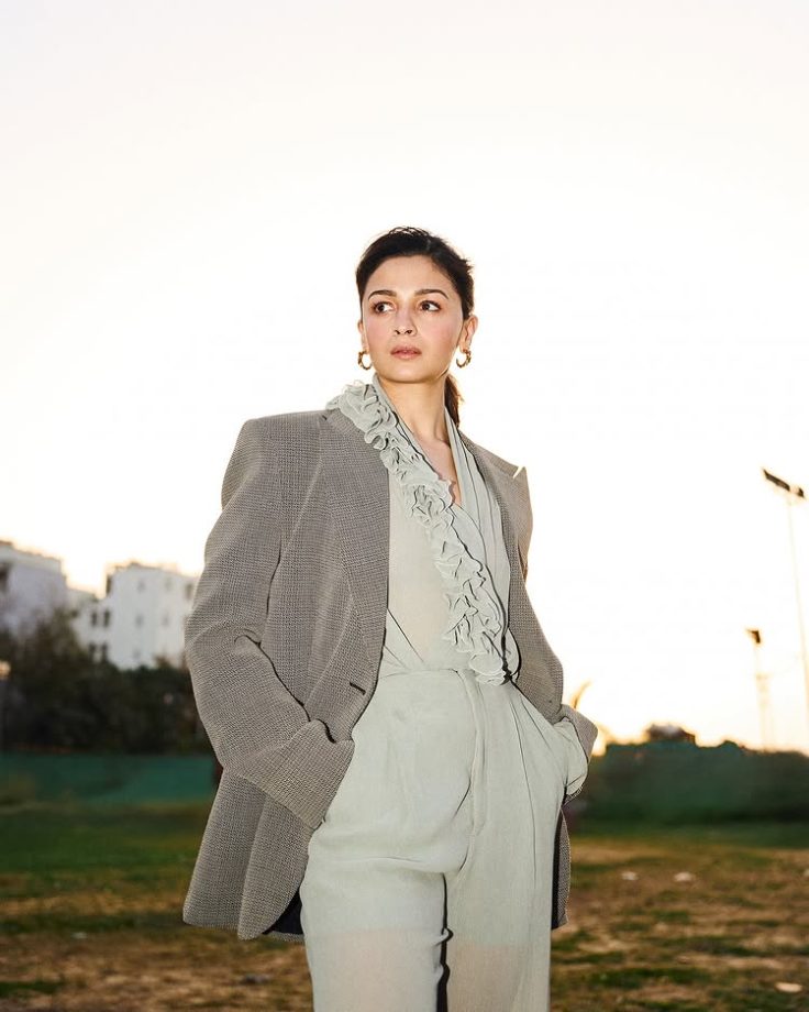Alia Bhatt Turns Heads in a Grey Pastel Jumpsuit and Sleek Blazer 945104