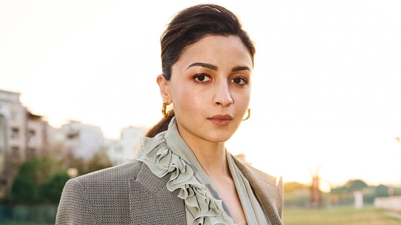 Alia Bhatt's Golden Hour Glow In Chic Gray Blazer Is Unmissable - See Here! 943174