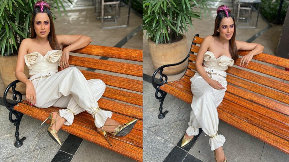 All Eyes on Nia Sharma’s Playbook of Daring Makeup Moments 944602
