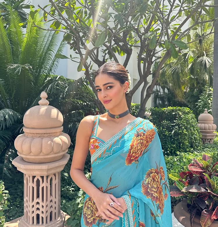 Ananya Panday looks classic in a Saree with a Bold Twist 945176