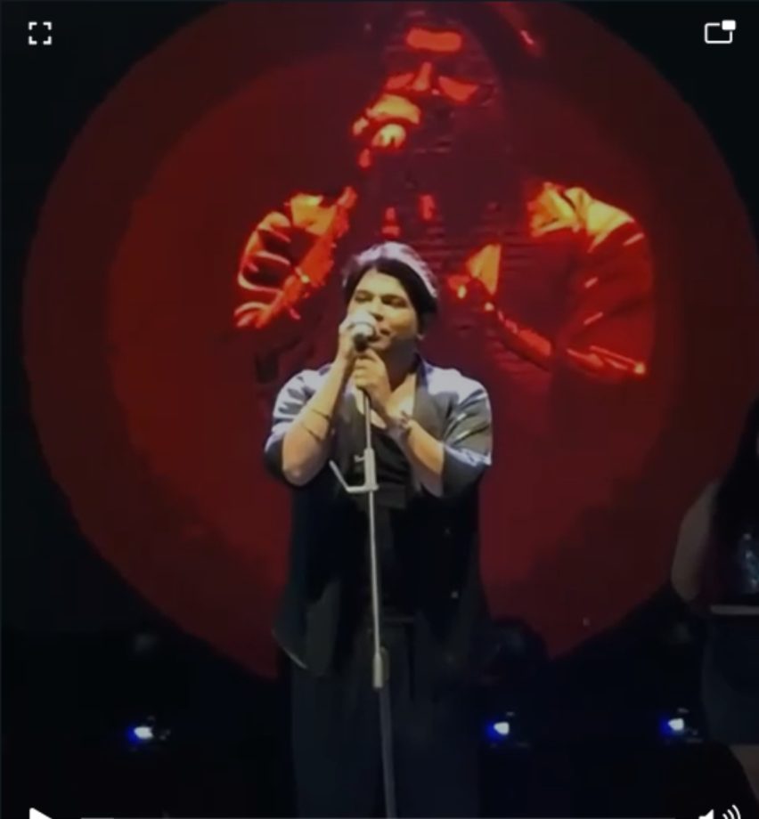 Ankit Tiwari's Vrindavan Concert Creates Magic as he replaces the word 'Yara' with 'Radha' for 