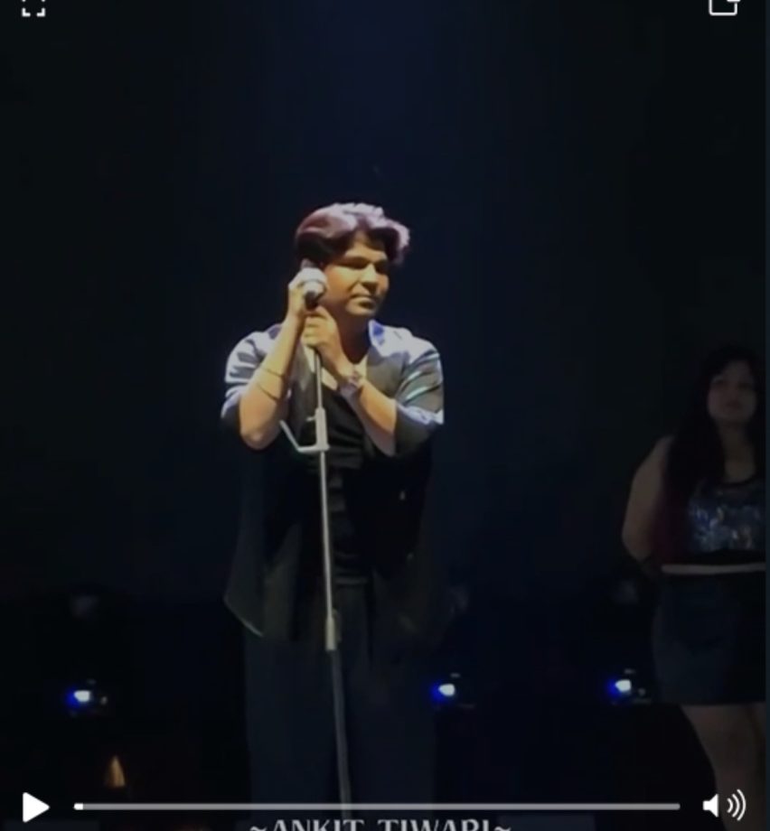 Ankit Tiwari's Vrindavan Concert Creates Magic as he replaces the word 'Yara' with 'Radha' for 