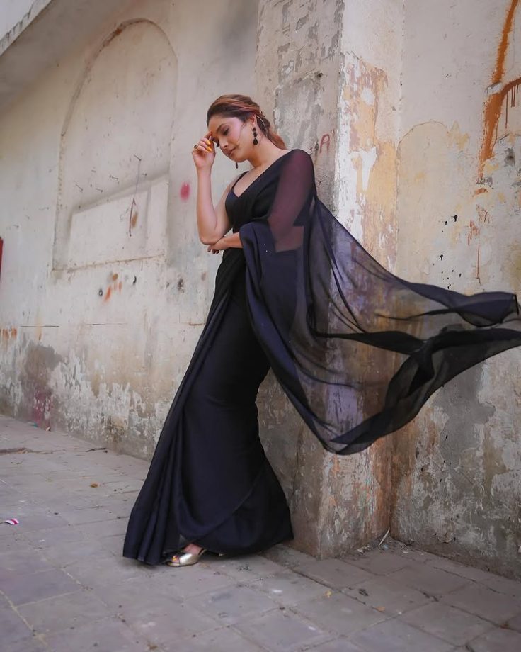 Ankita Lokhande Exudes Grace in a Sheer Black Saree 943414